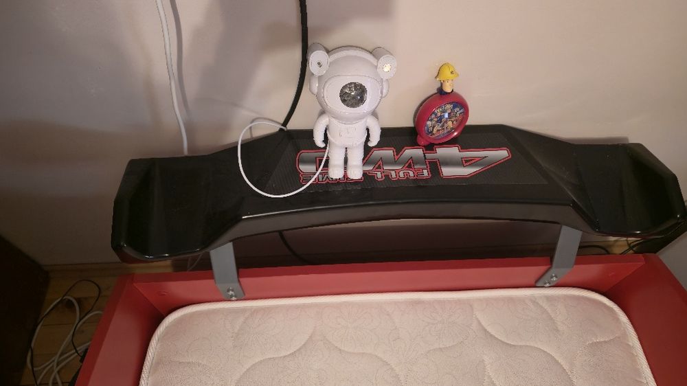 Детско легло тип кола