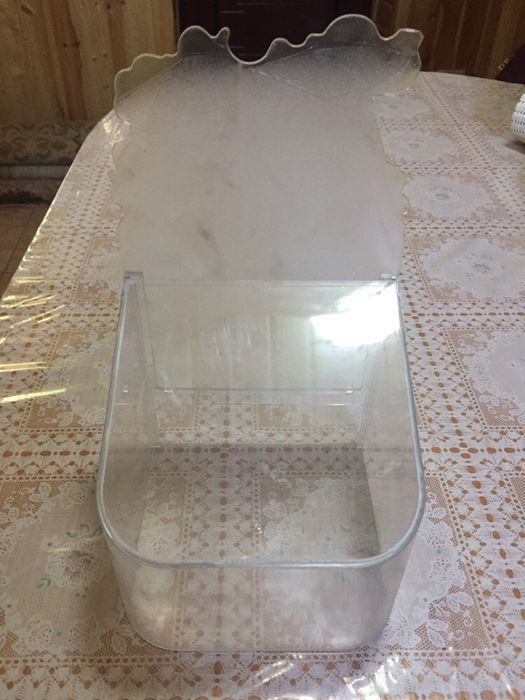 Контейнер пластиковый для мелочёвки.