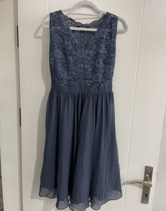 Официална рокля