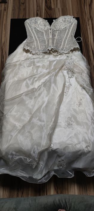 Сватбени Булчински рокли