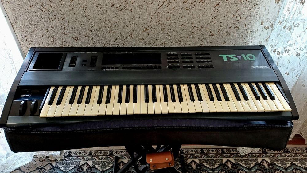 #Ensoniq TS-10 3.5 sotiladi!
Ishlashi va holati j