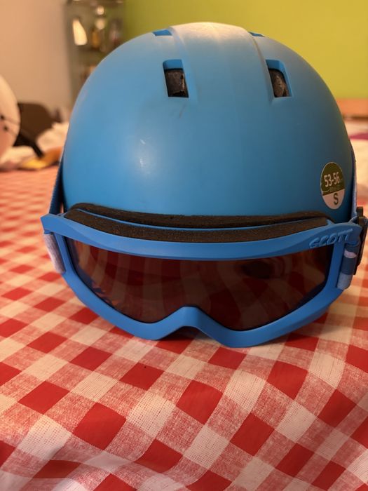 Casca si ochelari ski