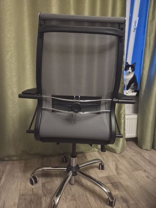 Офисное кресло Метта