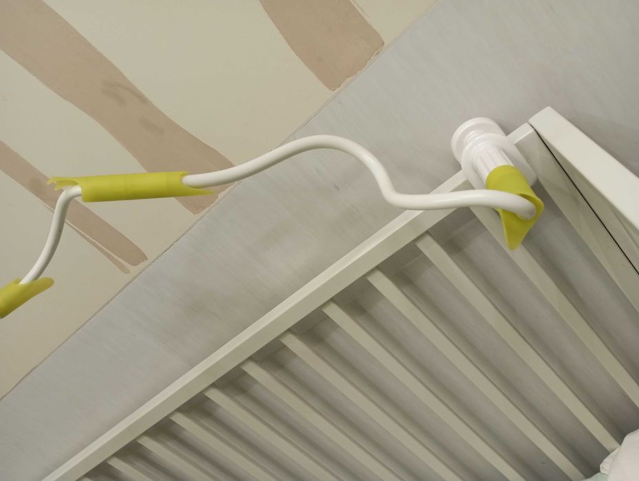 Поставка за телефон или бейби фон за бебета