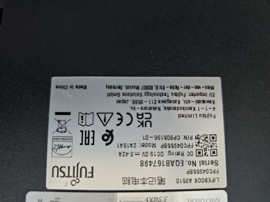 Laptop Fujitsu model a3510 I5 gen 10 16 giga ram 512 ssd