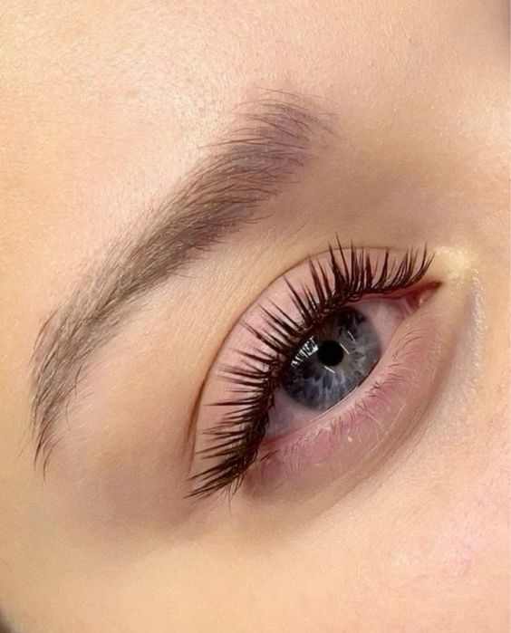 Маникюр и ресницы от 11000