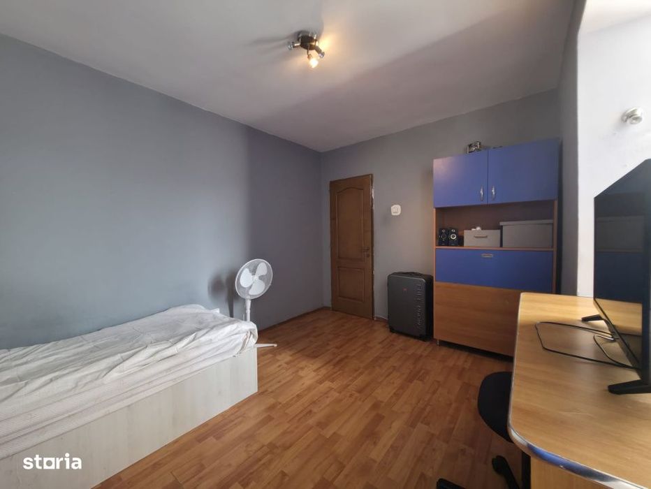 Apartament 3 camere, 50 mp, zona Sasar