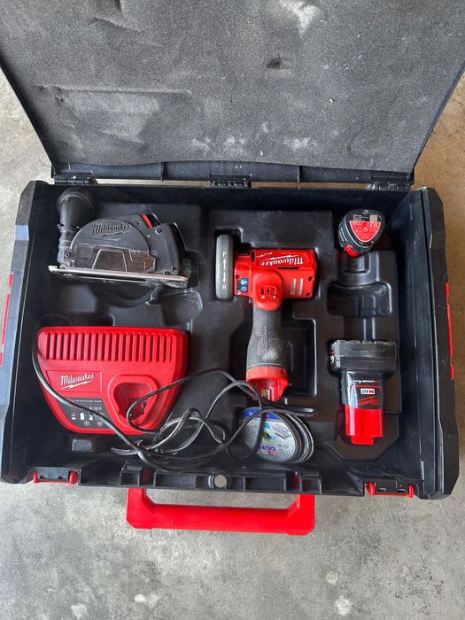 Polizor unghiular mini Milwaukee M12 FCOT