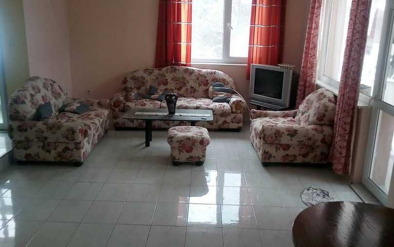 Дава се под наем Тристаен апартамент в Бургас, Лазур - 130 кв.м за 178.5 € - Снимка #4