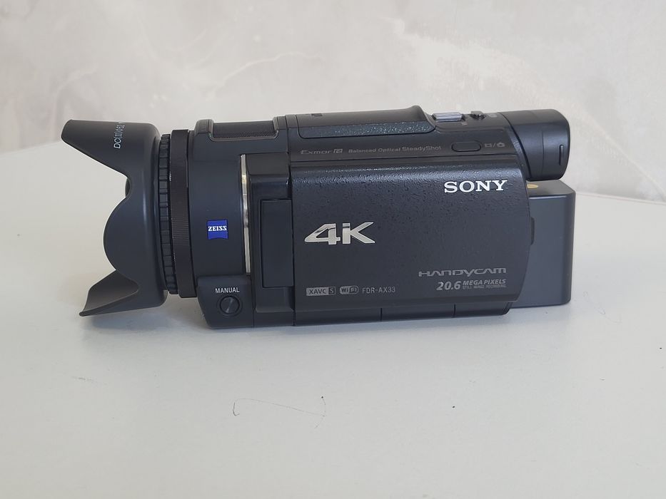 Видеокамера Sony FDR-AX33