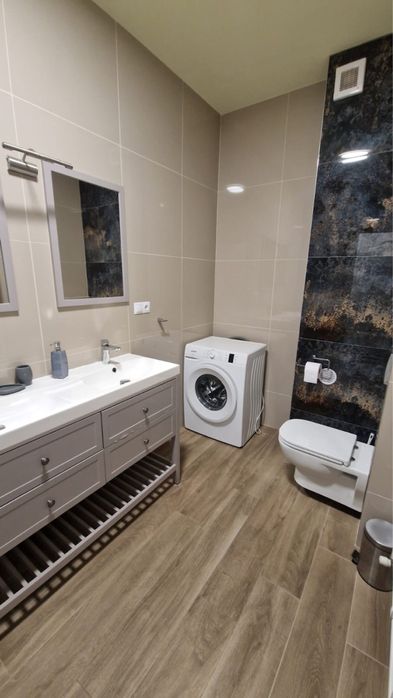 Închiriez apartament in zona BMW, Floresti