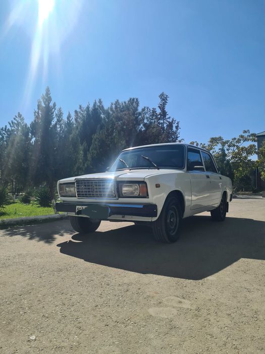 Vaz 2107 sotiladi