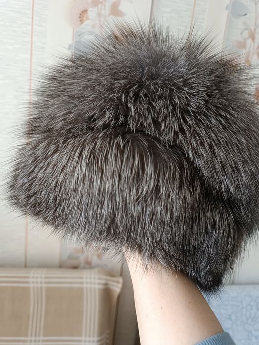 Женская песцовая шапка продается