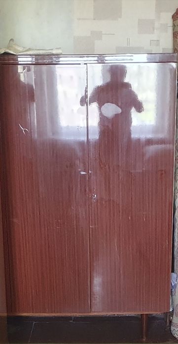Мебель шкафы сирванты трильяж бар