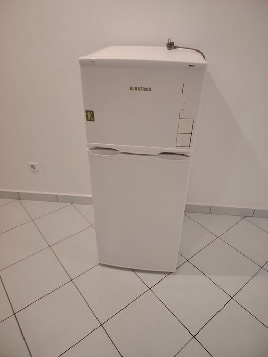 Vând frigider cu congelator in Cluj napoca