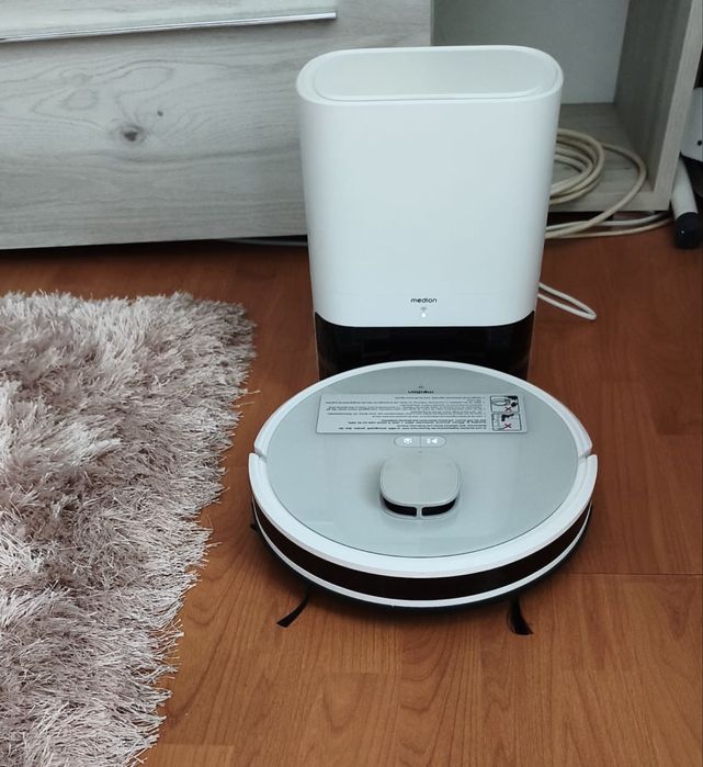 Vând robot aspirator – Medion X21 SW+ (MD 11500)
