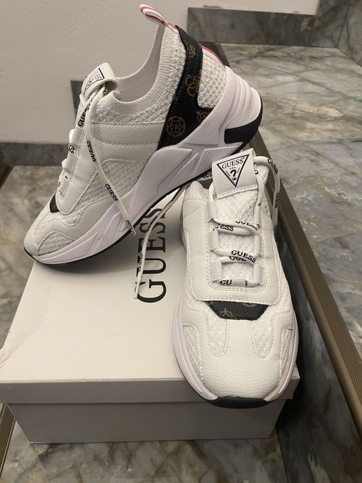 Guess Dama nr 37