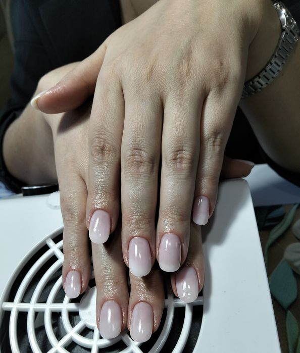 Хочется нежности, свежести и обновления - начни с маникюра!