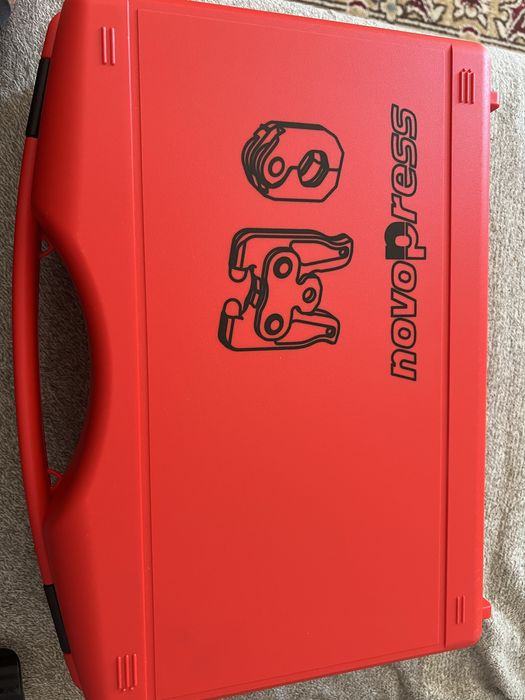 Vând clești de presare pentru orice sistem.