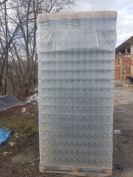 Буркани чисто нови