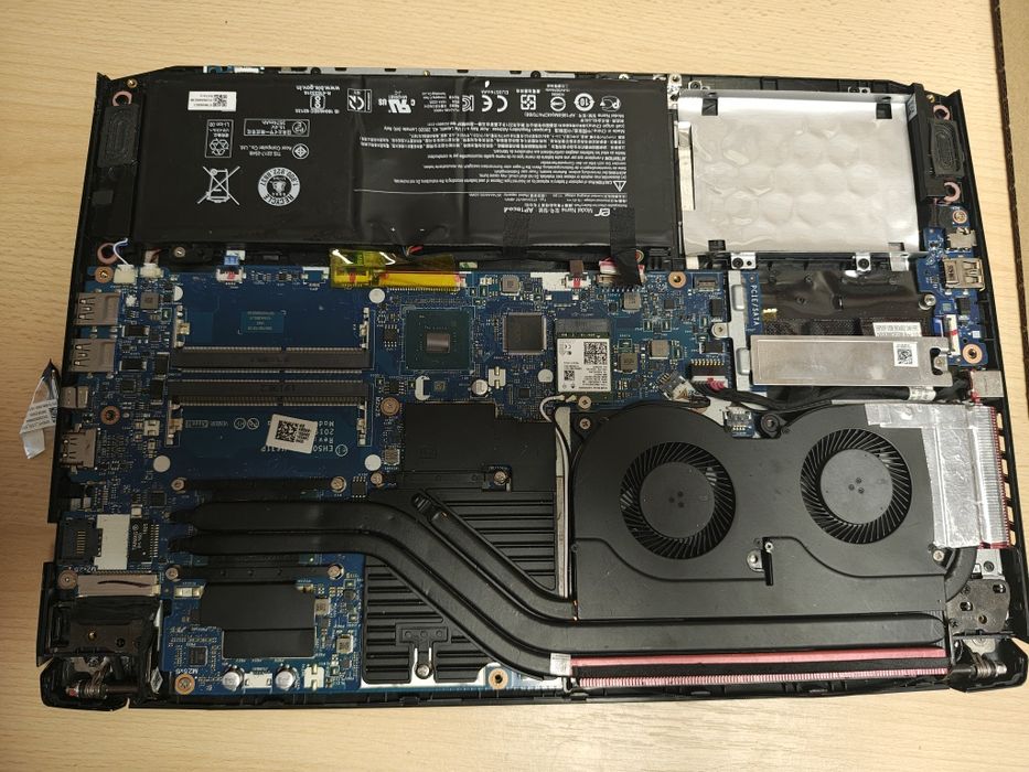 Acer nitro 7 pentru dezmembrat, defect