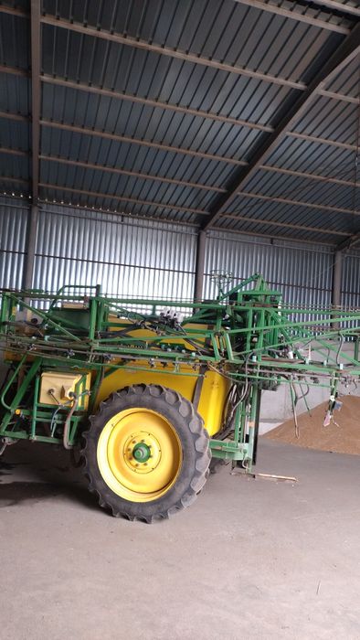 Masina erbicidat john deere 638