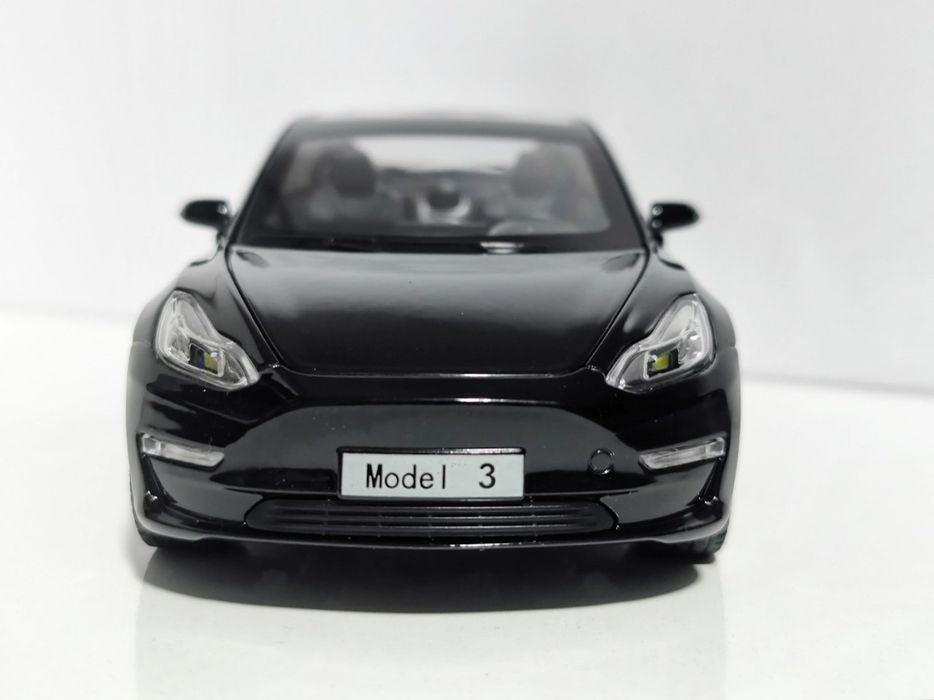 Tesla model 3 металлическая машинка масштабная - Доставка