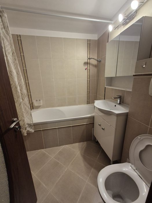 Apartament 3 cam Rahova cu loc de parcare