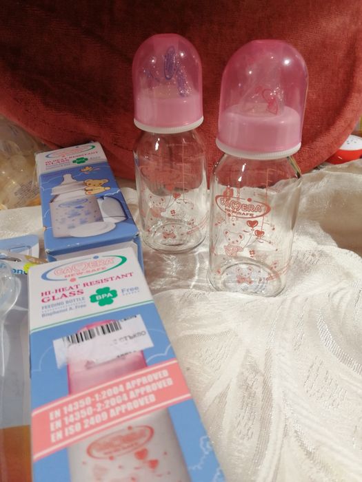 Нови Бебешки аксесоари-шишета Камера, биберони, лъжички