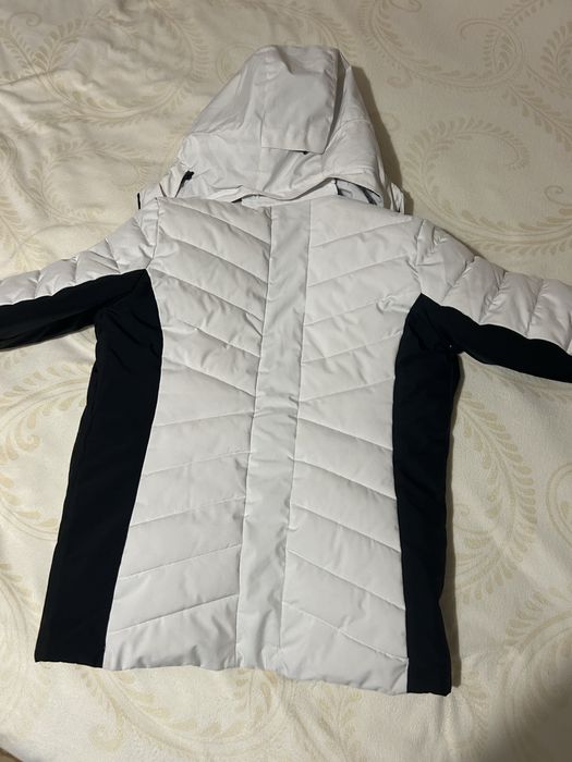 Продавам дамско яке CMP