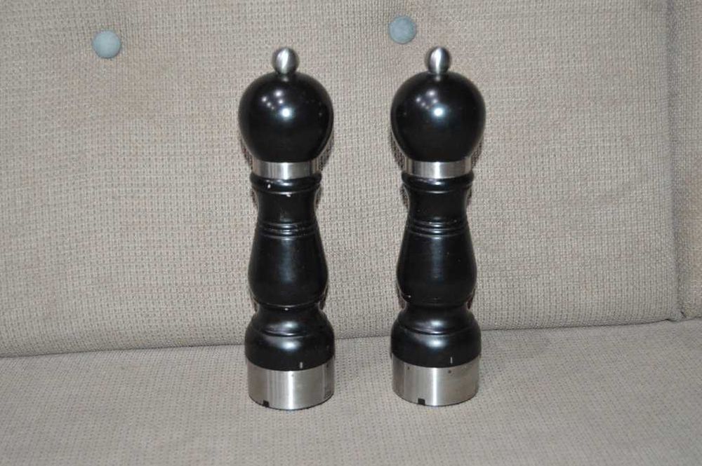 Set rasnite sare piper Peugeot Mill Chateauneuf Black Wood