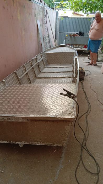 Barca din tabla aluminiu