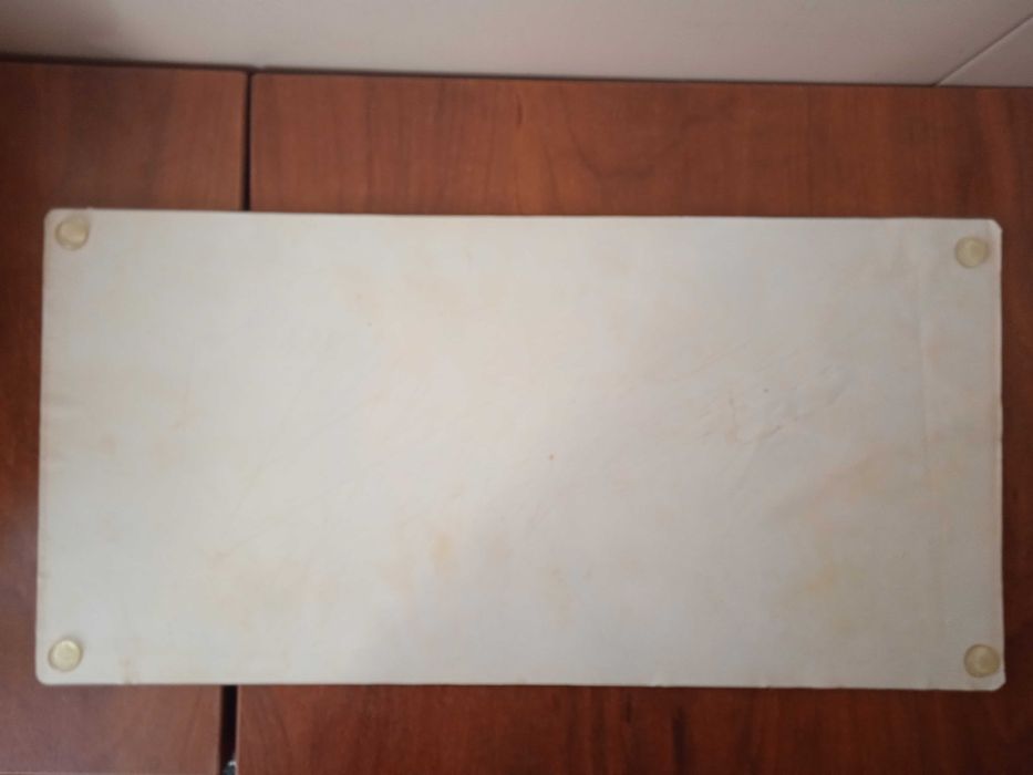 Стъклена подложка за маса / кухненски плот или др.