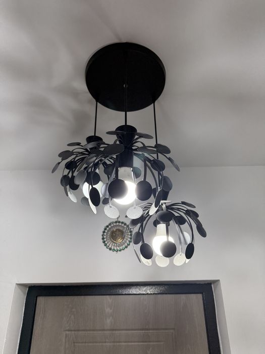 Люстры в отличном состояний