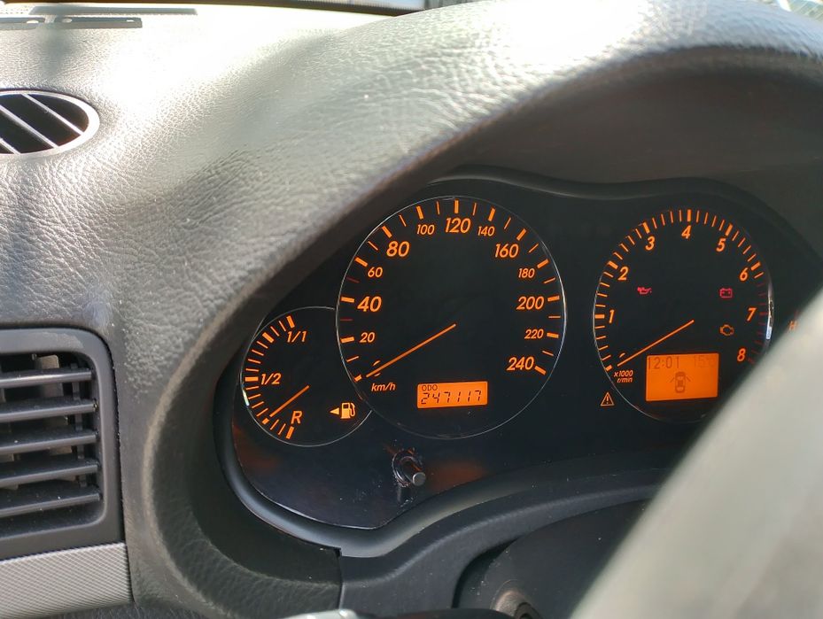 Авенсис Face Lift  Газ