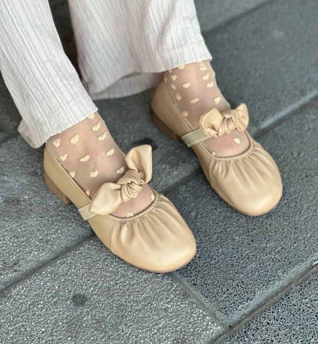 Ayollar uchun xitoyda ishlab chiqarilgan oyoq kiyimlar