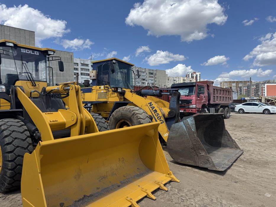 Услуги погрузчика и сомасвалов