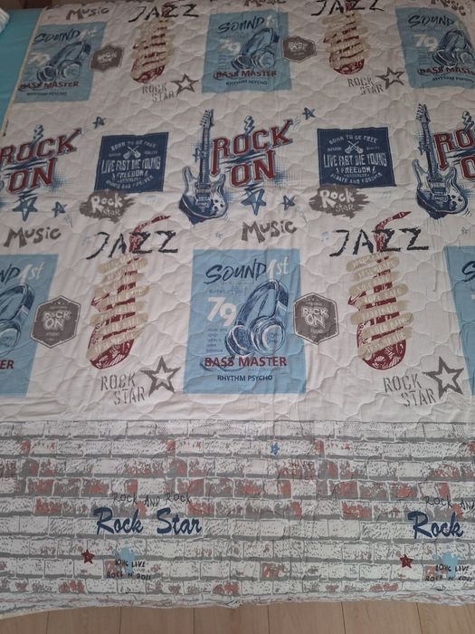 Продам покрывало с постельным комплектом