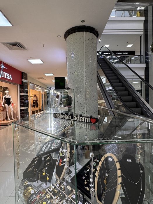 Продам Витрину  островок