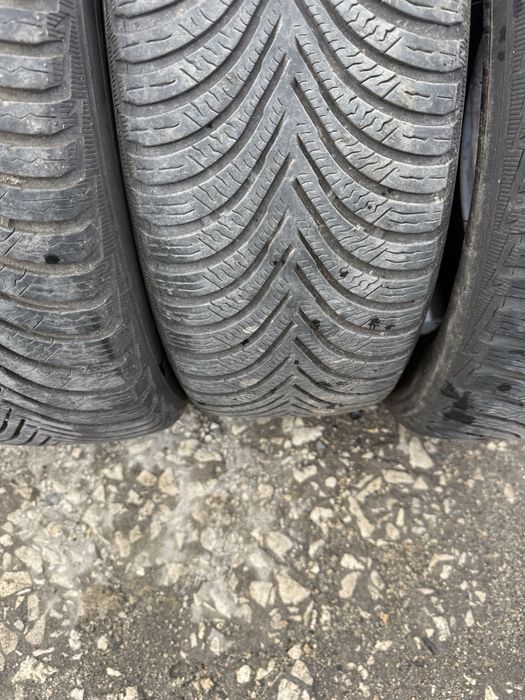 4 боря зимни гуми Michelin 205/55 R16 Dot 1514 ном 518