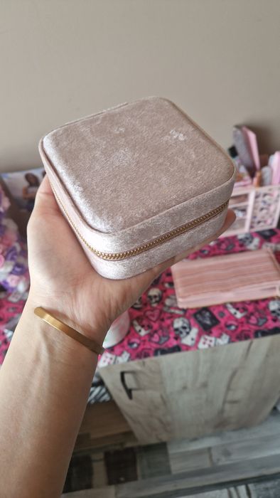 Малка кутия за бижута