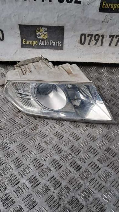 far stanga / dreapta cu xenon Skoda Octavia 2 an 2008