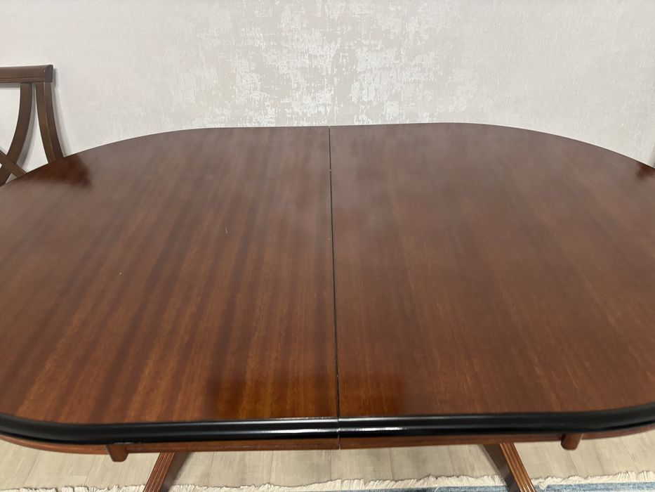 Продаю деревянный стол