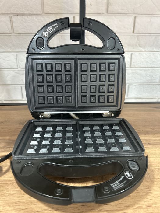 Вафельница Redmond