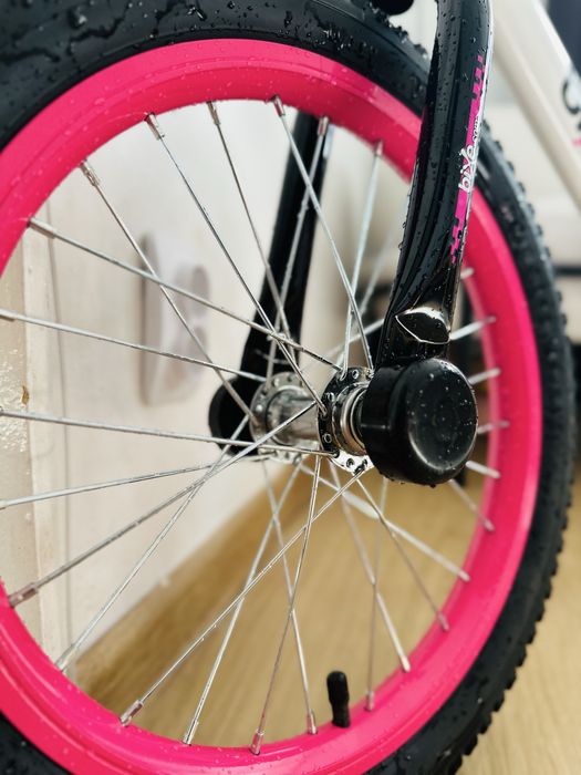 Bicicleta echilibru app nouă