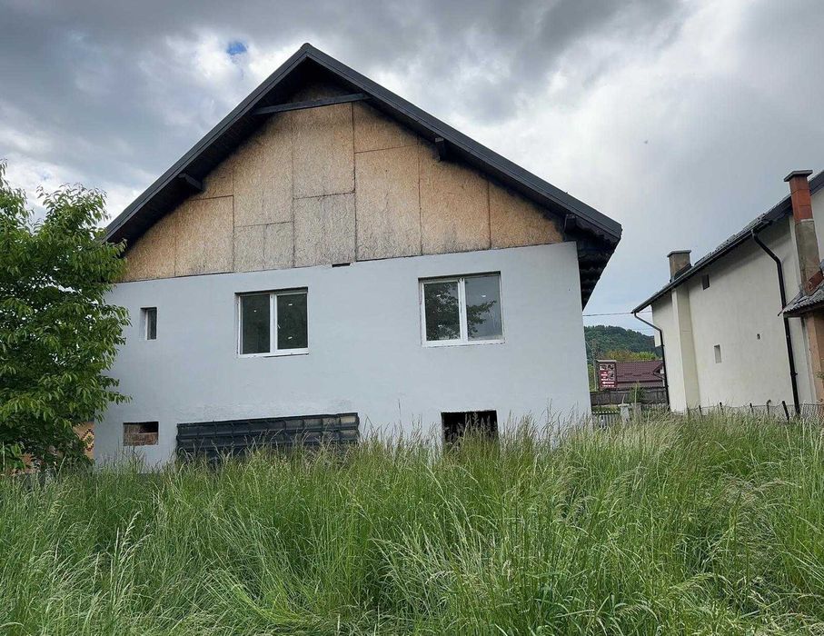 Casă D+P+M de vânzare în Vadu Izei, Maramureș – 264 mp construiți, 98.000 € negociabil