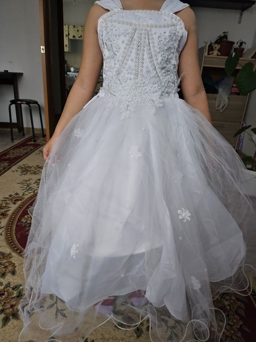 Продам детский платья