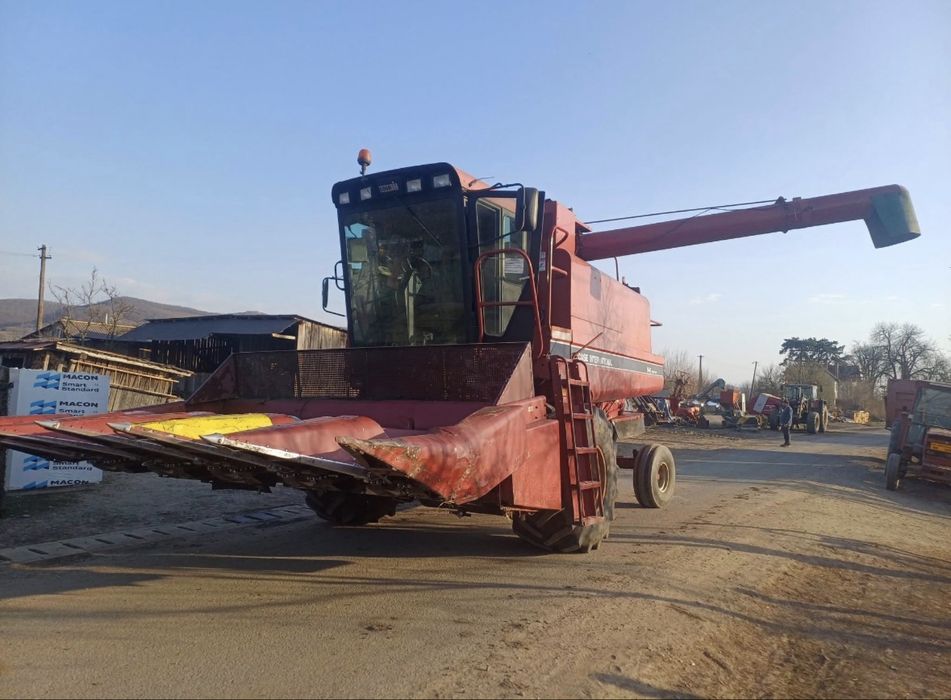 Combina Case IH Axial-Flow 1640 - 180 CP - header porumb + paioase