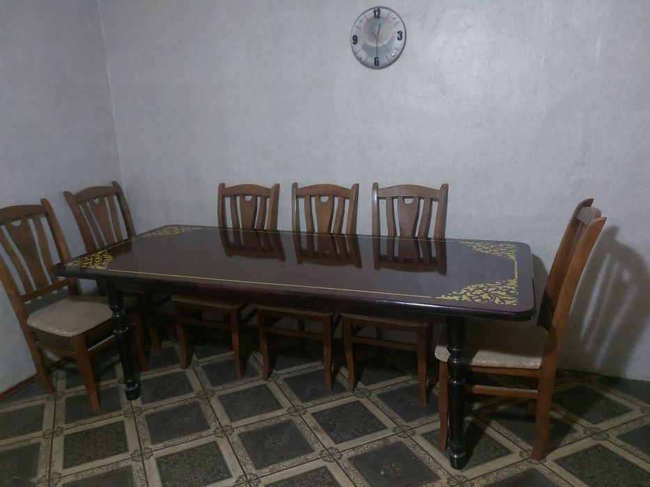 Стол в гостинную, стулья