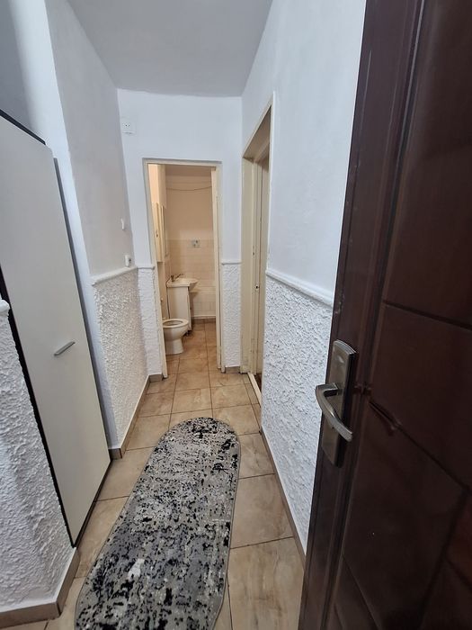Închiriez Garsonieră